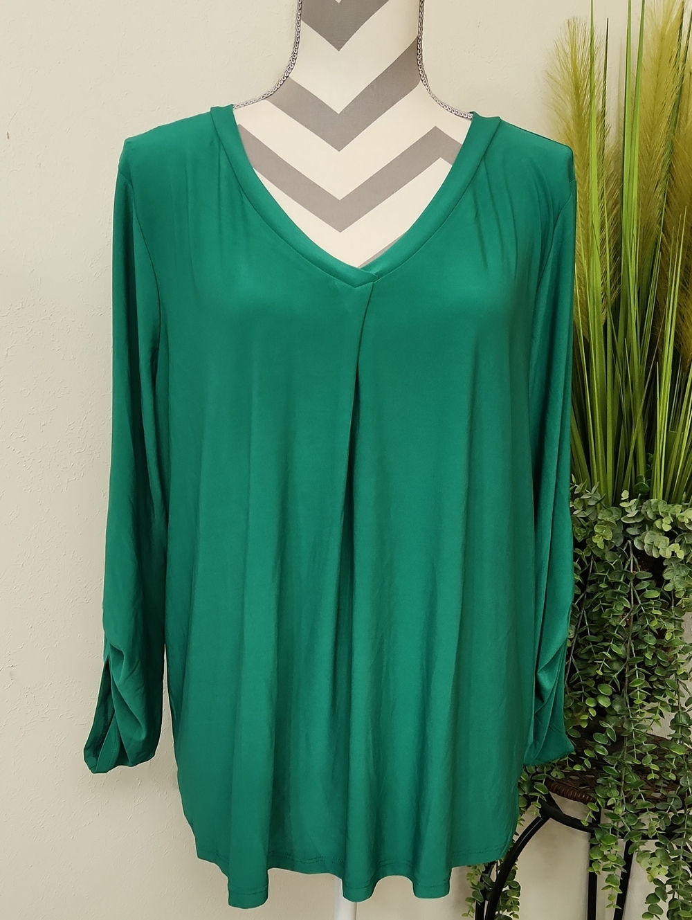 NY Collection Emerald Green V-Neck Blouse Top